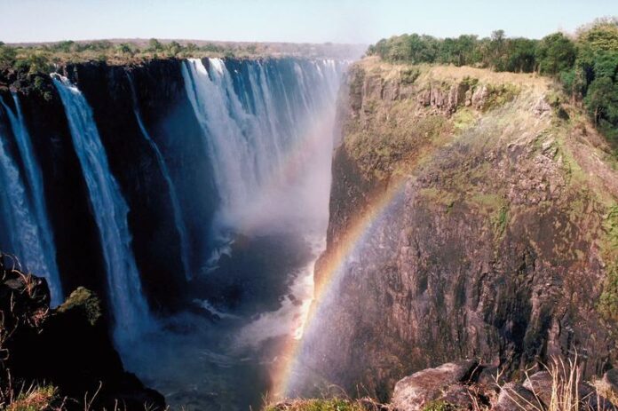 20 Interesting Findings of Victoria Falls Located on the Border of Zambia and Zimbabwe